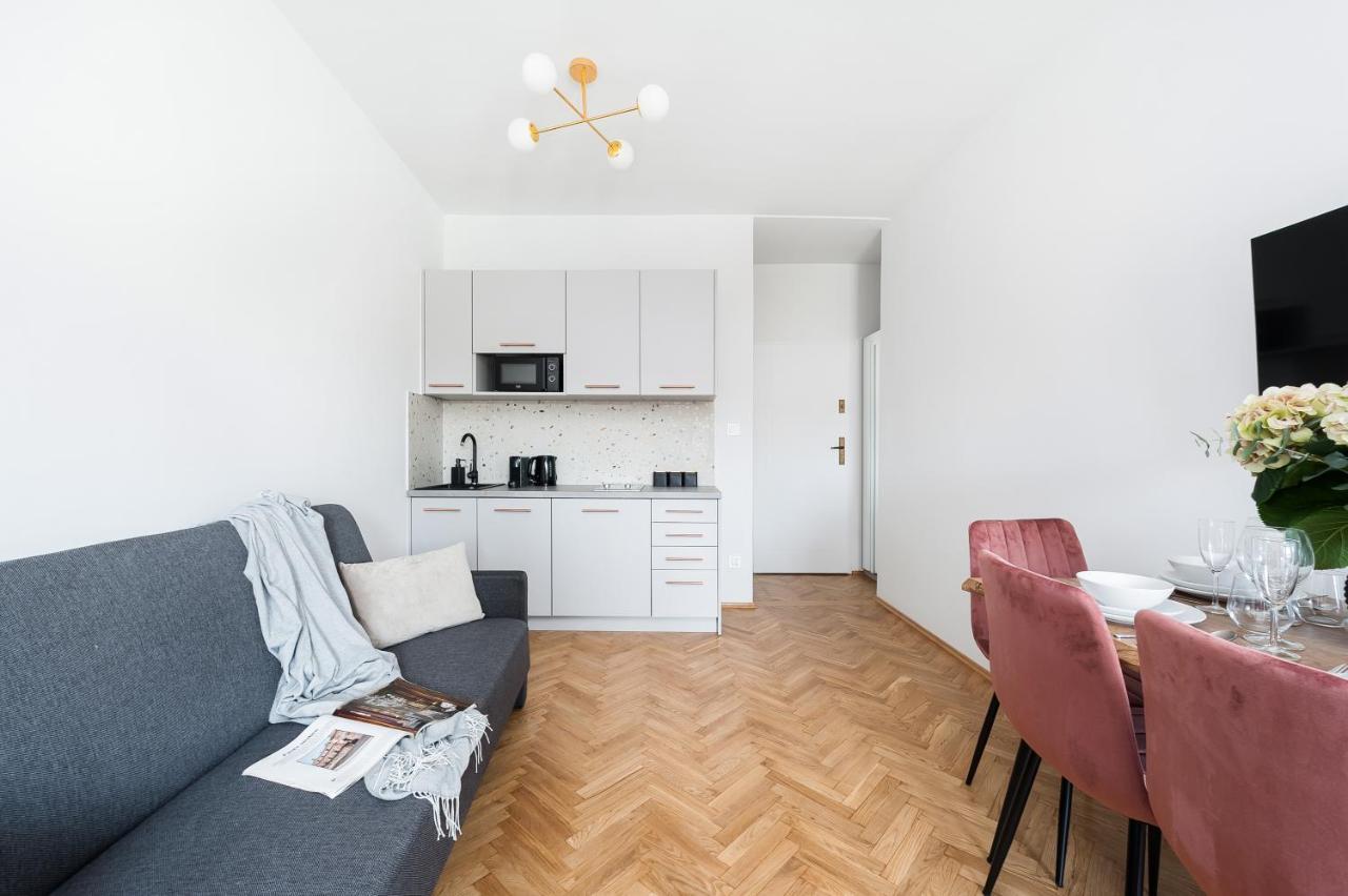Gallery 7 - 6 Apartment