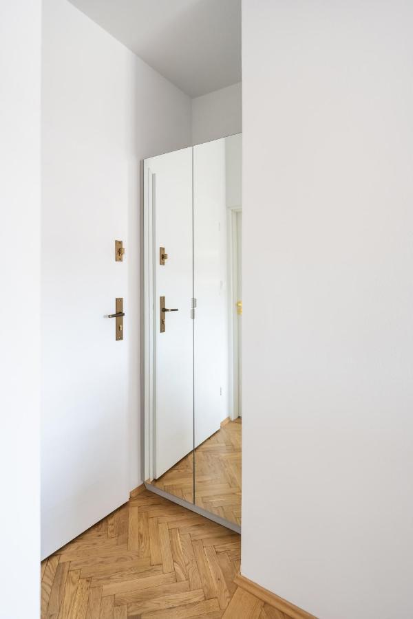 Gallery 7 - 6