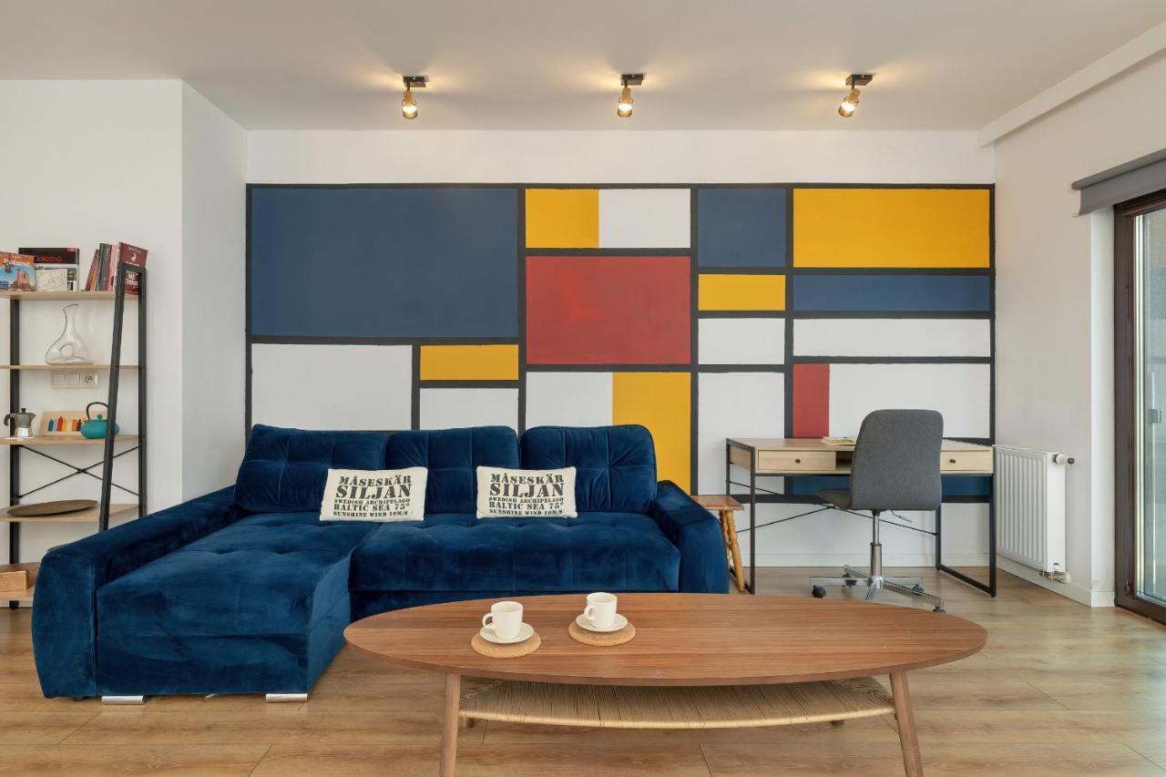 Solna Cracow Air-conditioned With Balcony By Renters Apartment Krakow