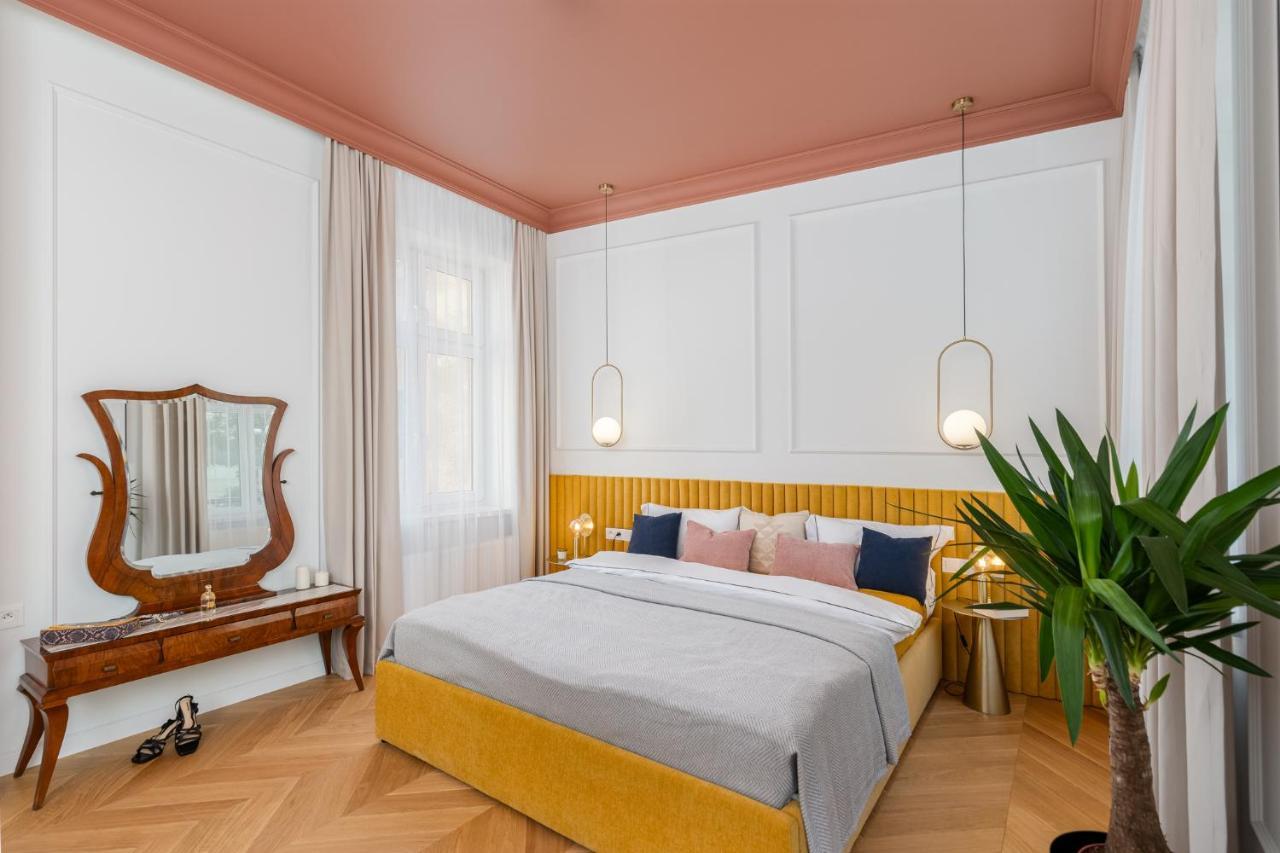 Premium In Parisian Style In The Heart Of Old Apartamento