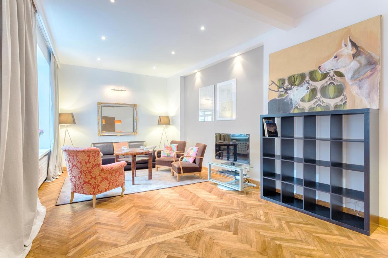 Tyzenhauz Krowoderska Street Apartment Krakow