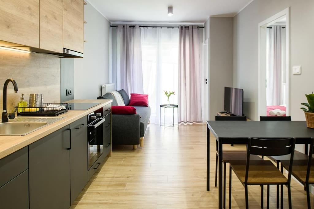 High Standard Garden Oasis Apartment Krakow