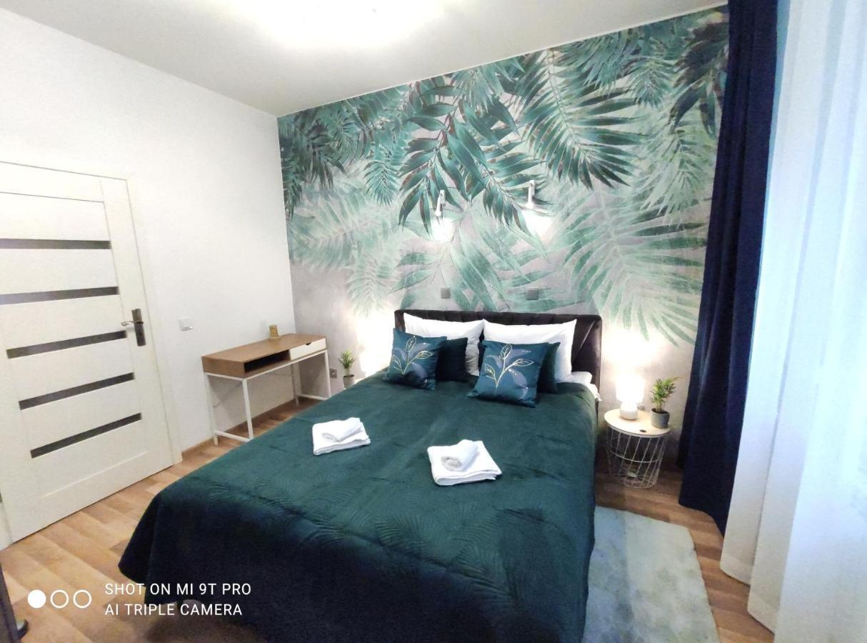 Seventh House Apartment *