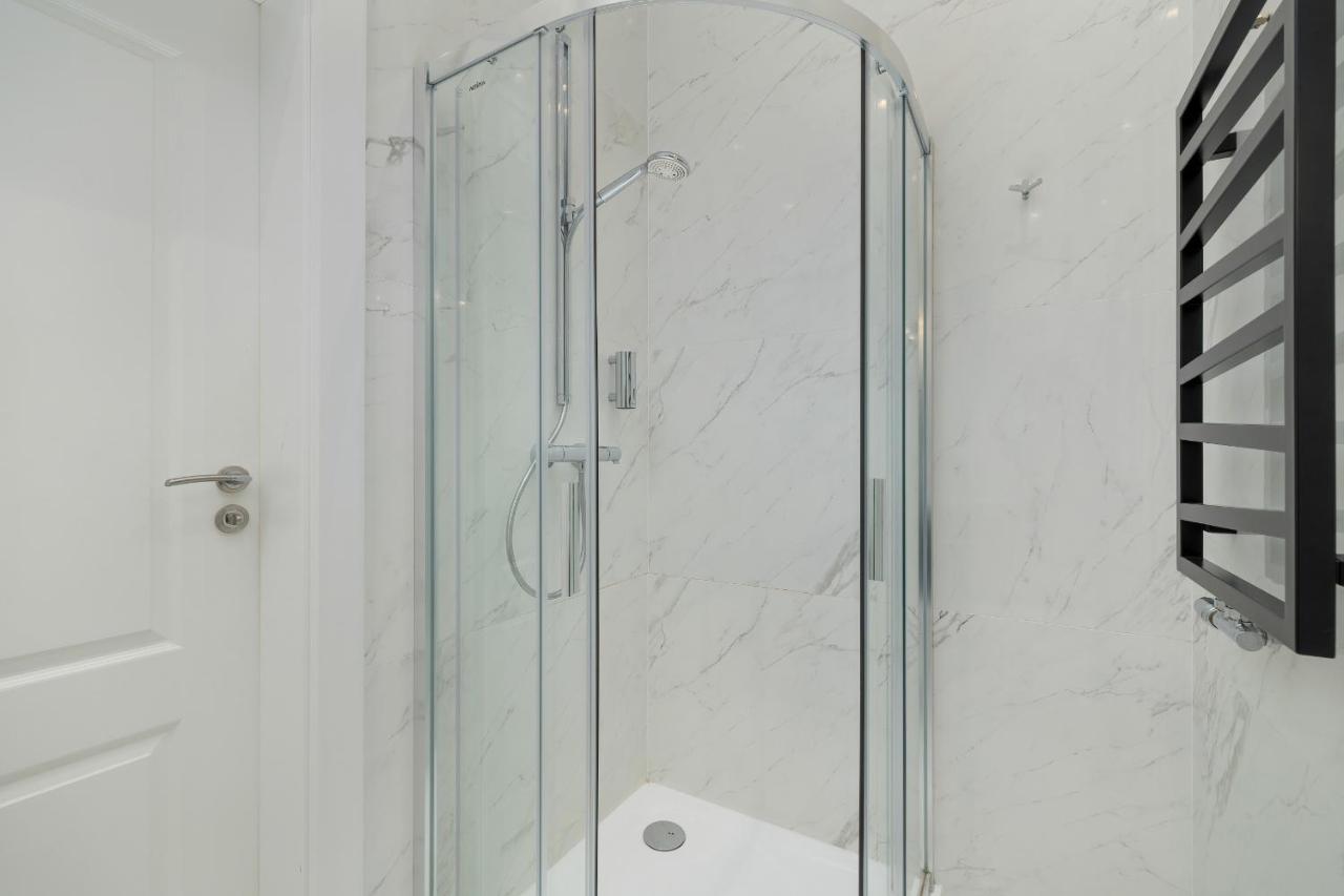 Classy Cracow Rakowicka By Renters Apartment *