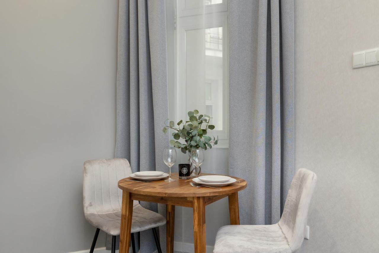 Classy Cracow Rakowicka By Renters Apartment *