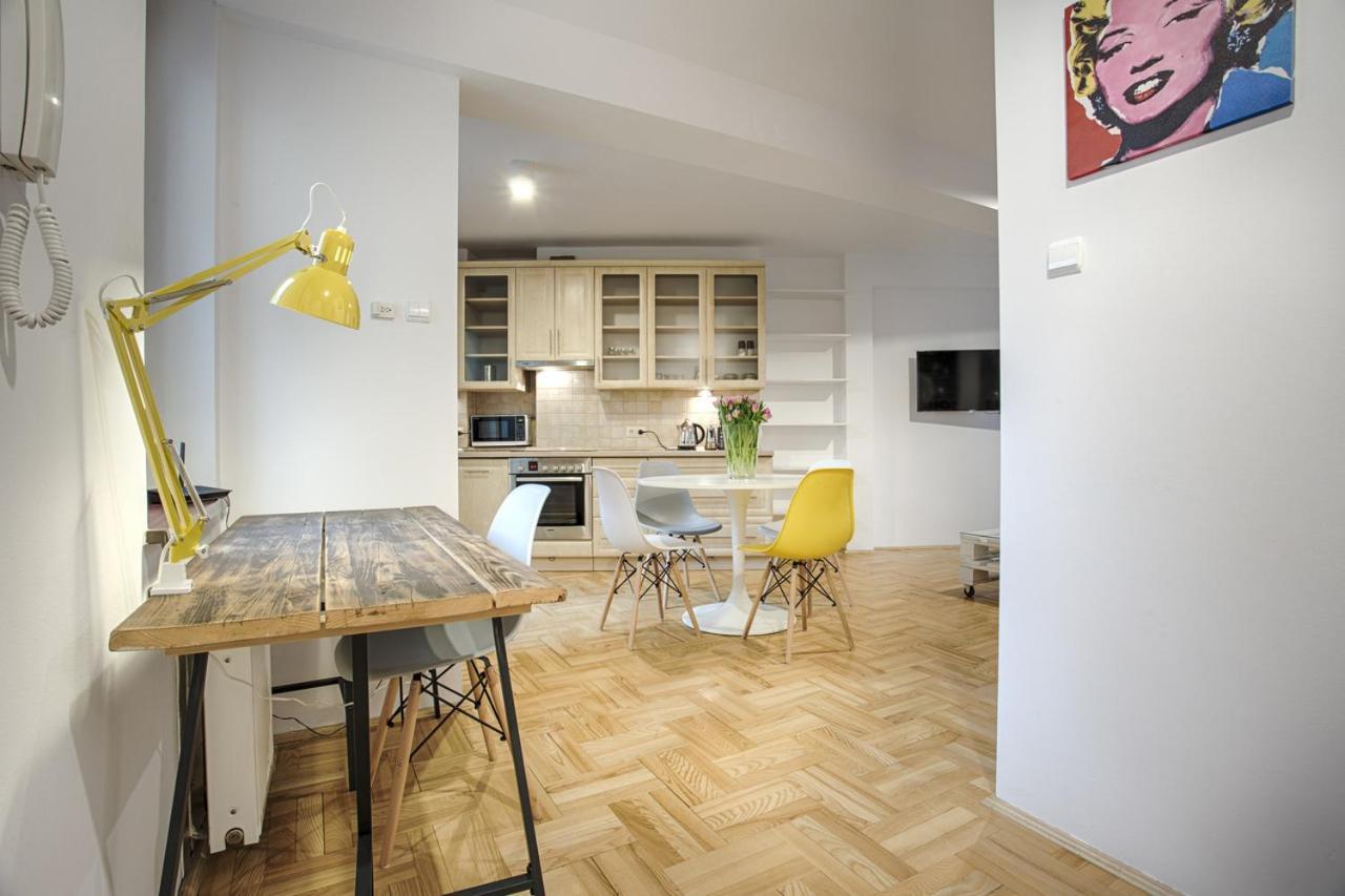 By Tyzenhauz Apartment *