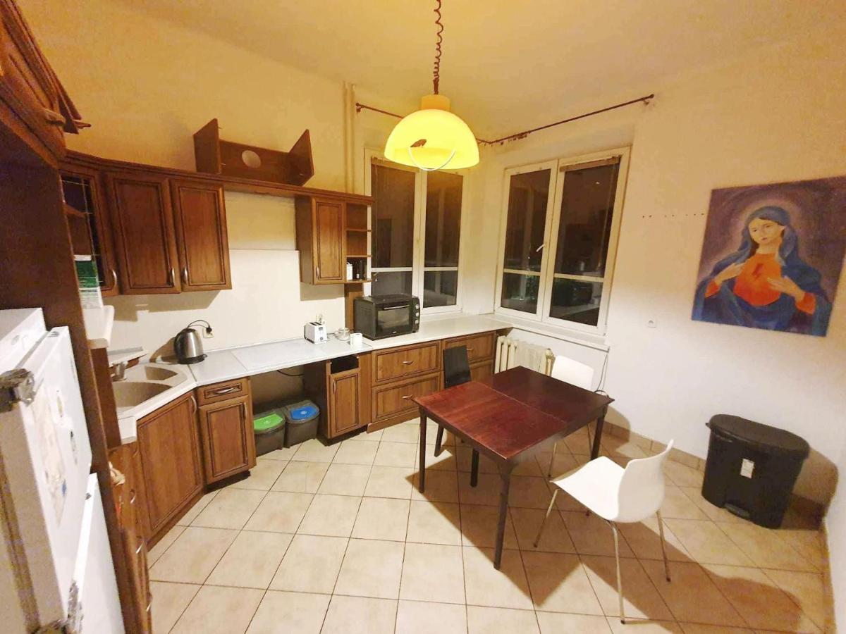 Main Square Apartment *