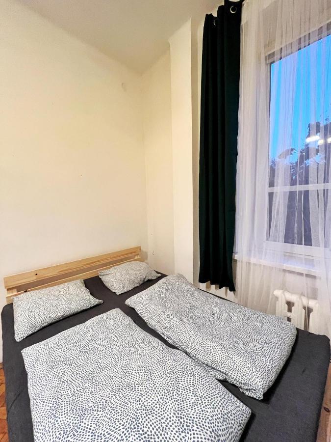 Main Square Apartment *