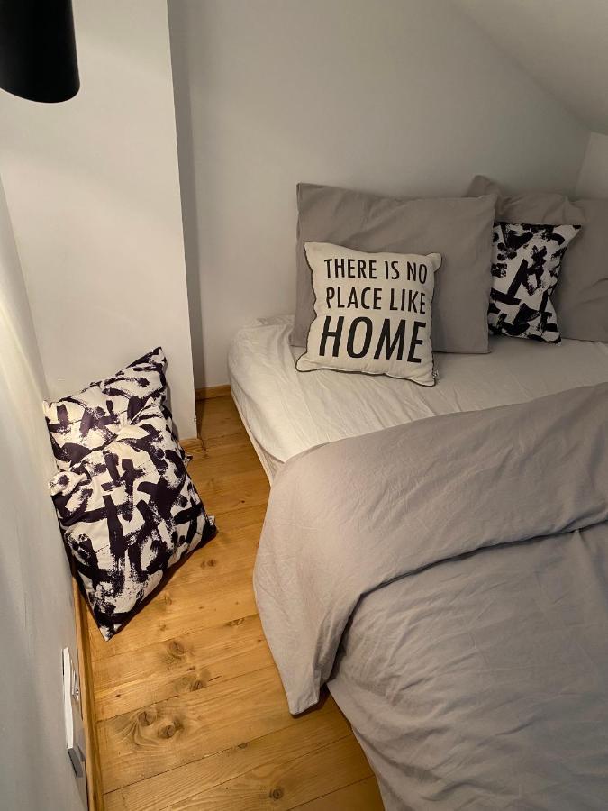 Apartment High Five