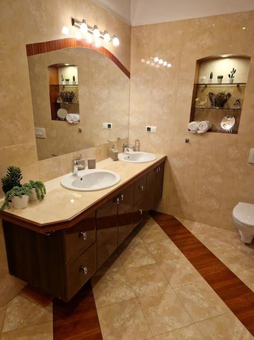 Apartamento Royal Palace From The 14th Century - 125 M2 *