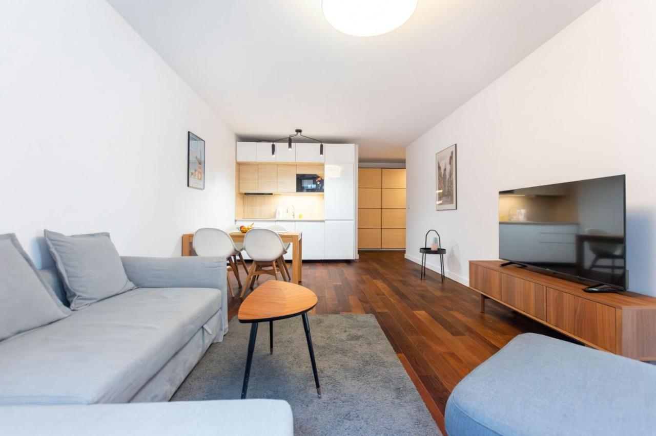 Slusarska Apartamento *
