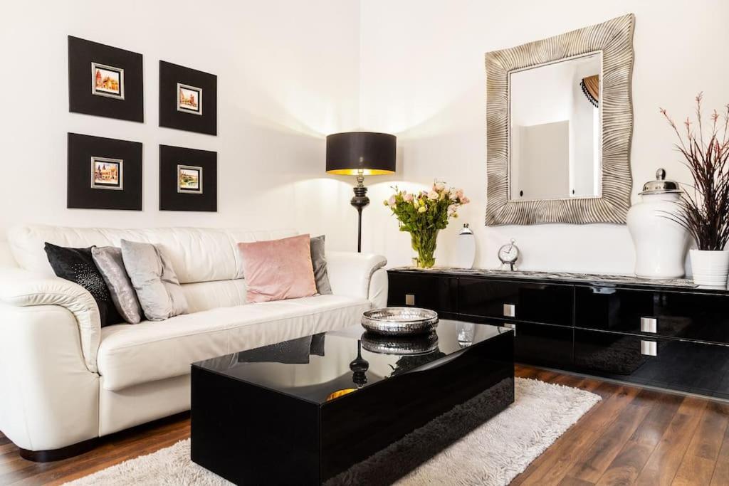 Househost Apartment:lobzowska 22 Apartament *