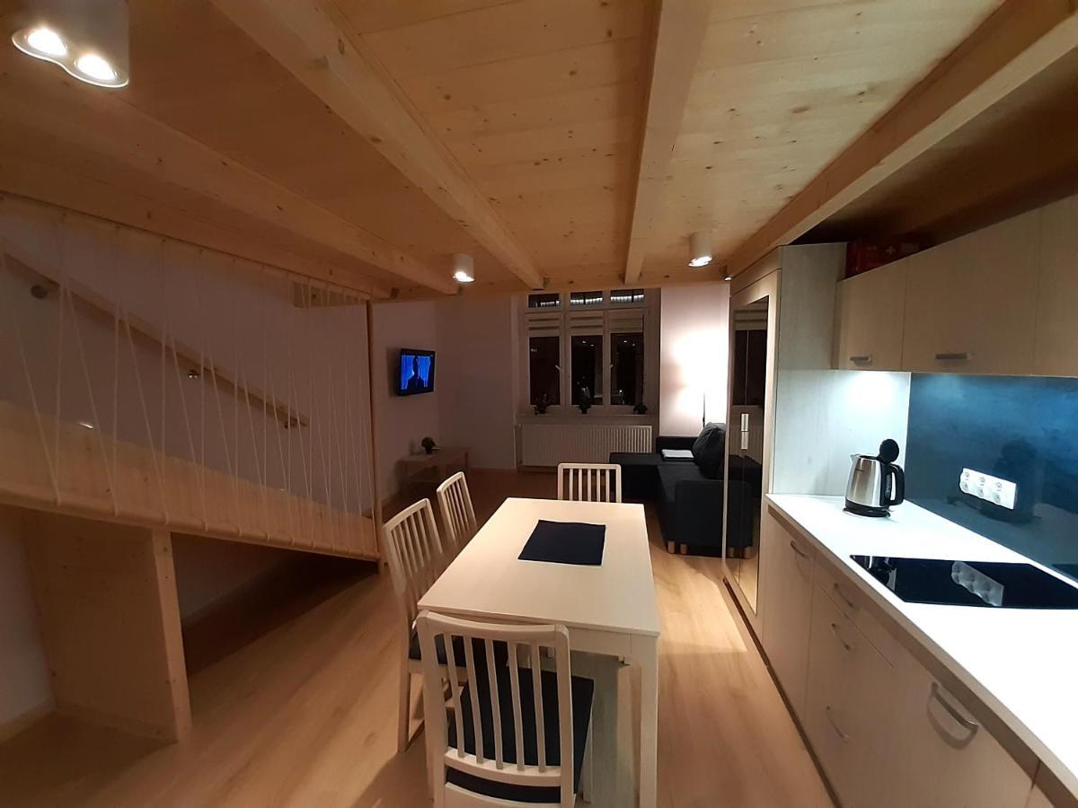 Blisko Rynku I Dworca Nr 1 Apartamento Cracóvia