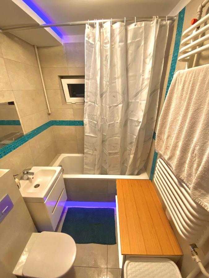 Entire In A Super Location - Cheap Monthly Rate Krakow