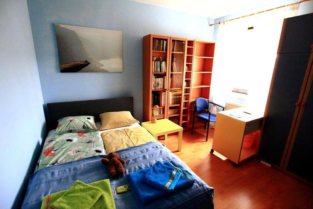 Large And Modern With Free Parking Spot Krakow