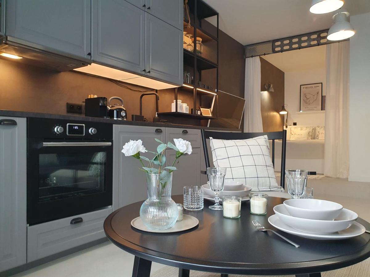 Fly_to_cracow_18 Apartment *