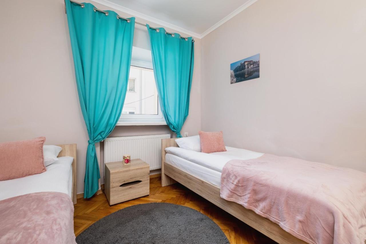 Family Near Galeria Kazimierz Cracow By Renters Apartment