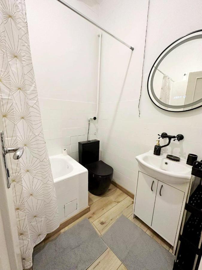 Apartment In Center