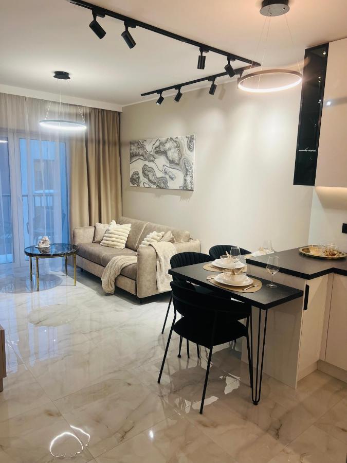 Apartment Crystal Luxury With Free Parking In Cracow For 4 Guests