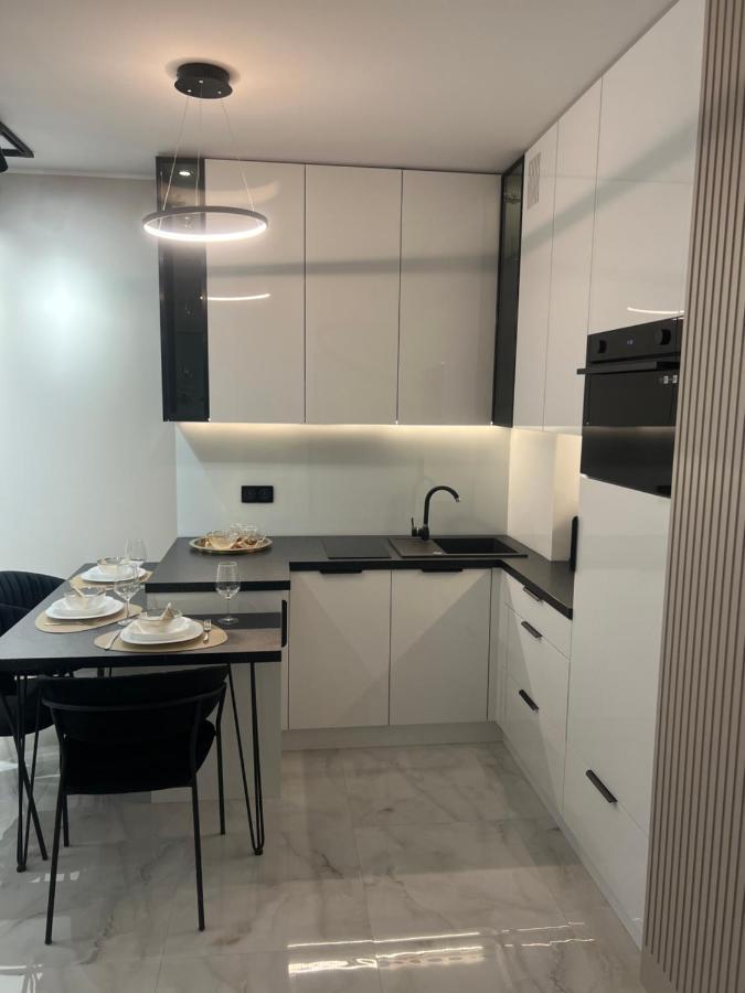 Crystal Luxury With Free Parking In Cracow For 4 Guests Apartment *