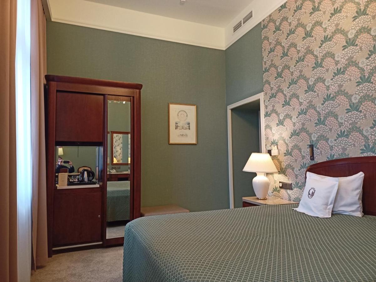 Hotel Grand