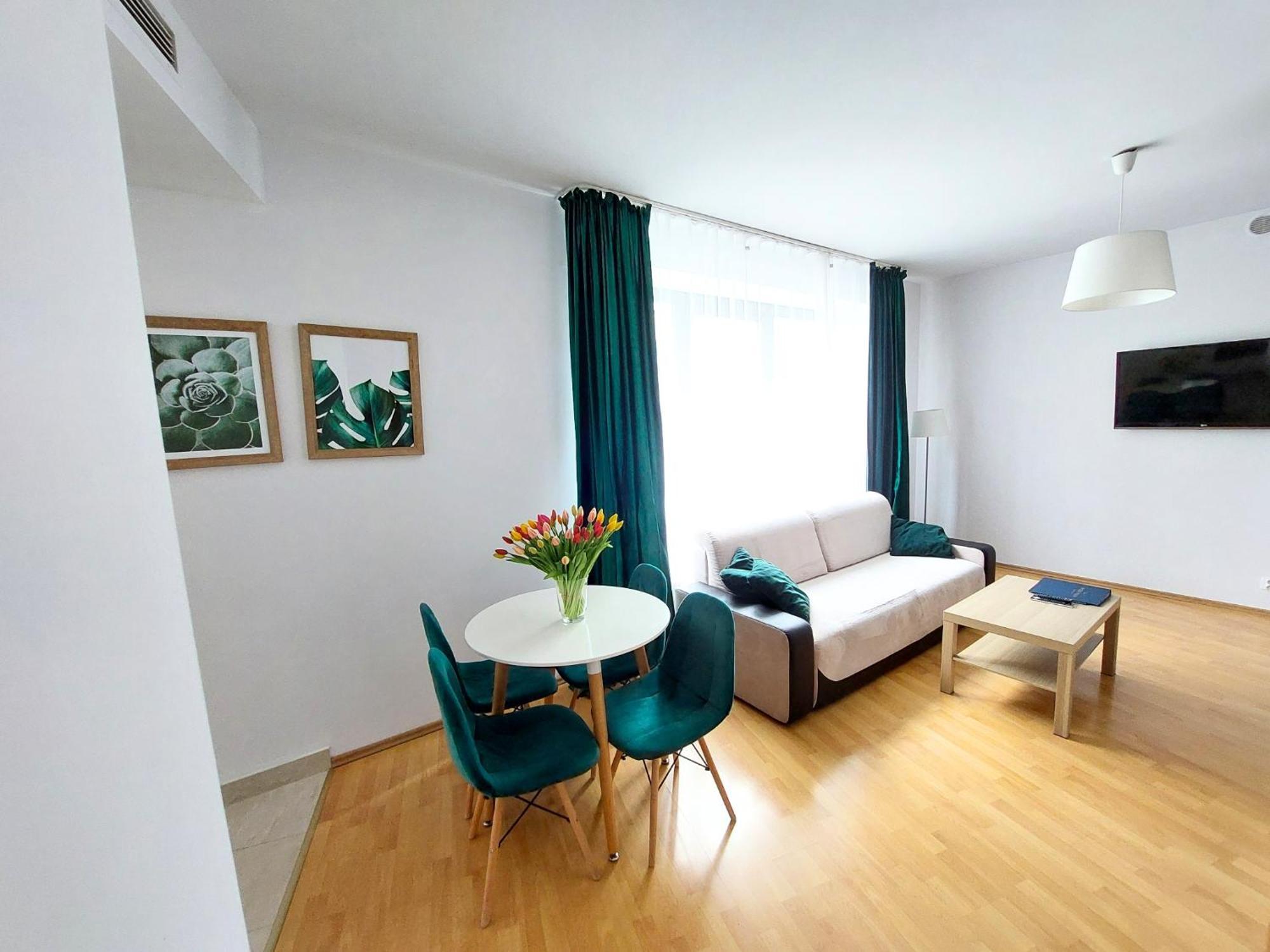 Nook Nook Kazimierza Wielkiego 104 *