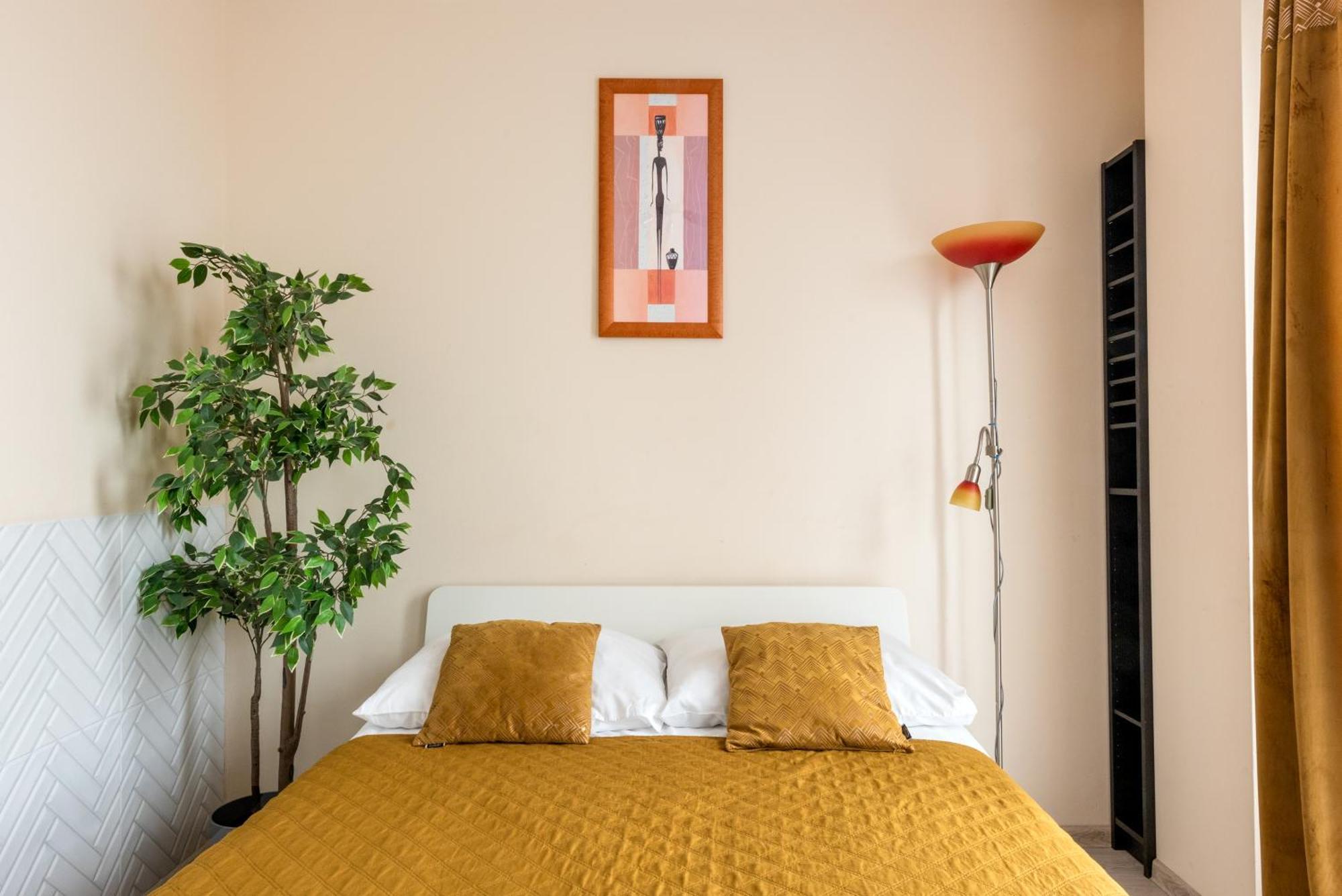 Cozy Modern Astoria Magic Orange Old Town