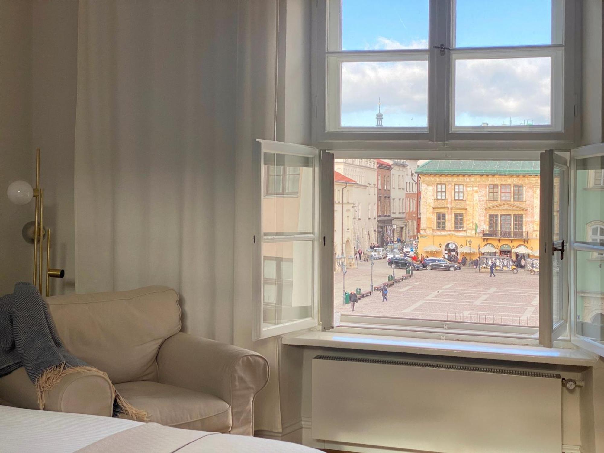 Mint Luxury At The Main Square Apartment *