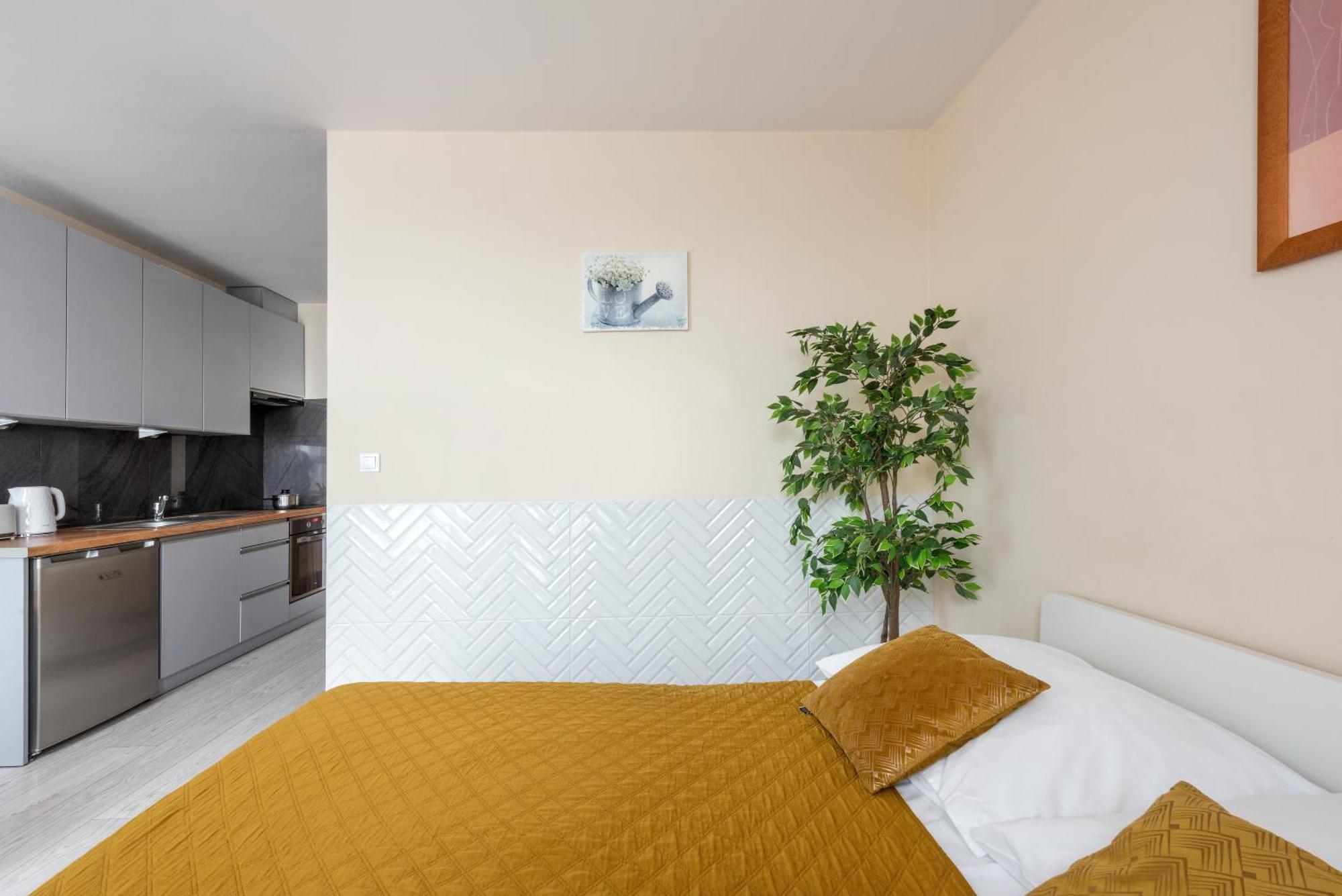 Cozy Modern Astoria Magic Orange Old Town Apartamento