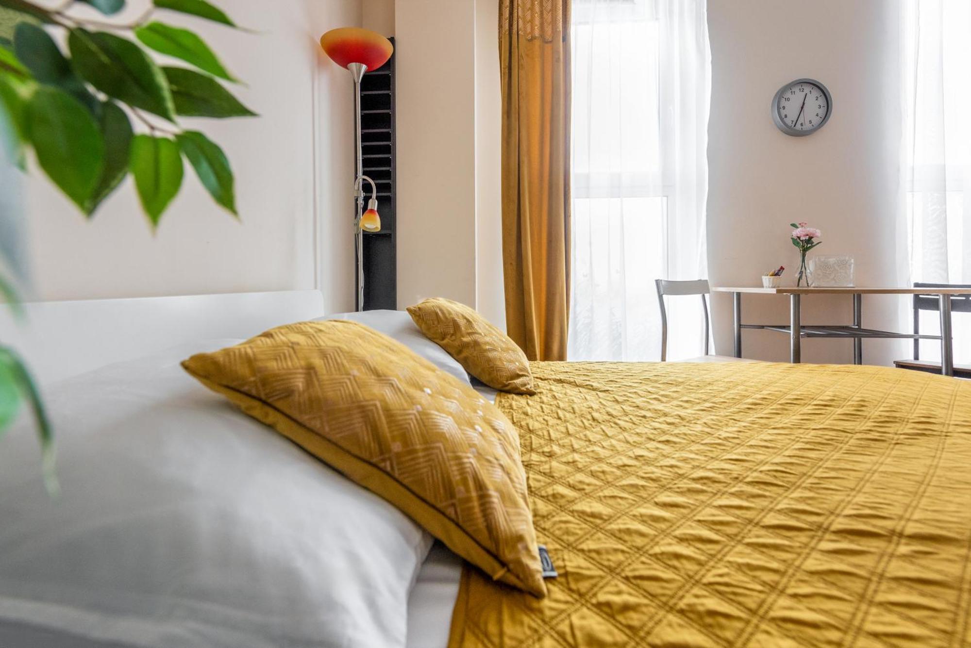 Cozy Modern Astoria Magic Orange Old Town