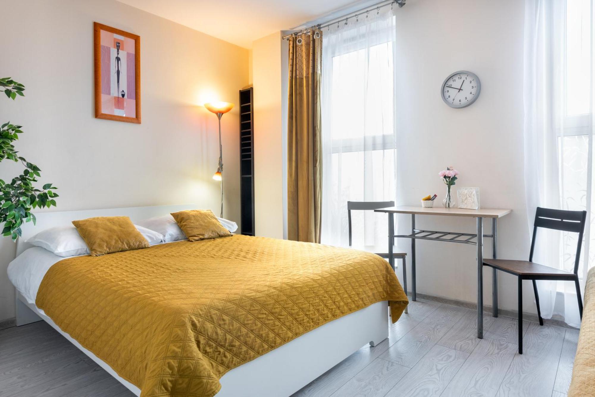 Cozy Modern Astoria Magic Orange Old Town Apartamento