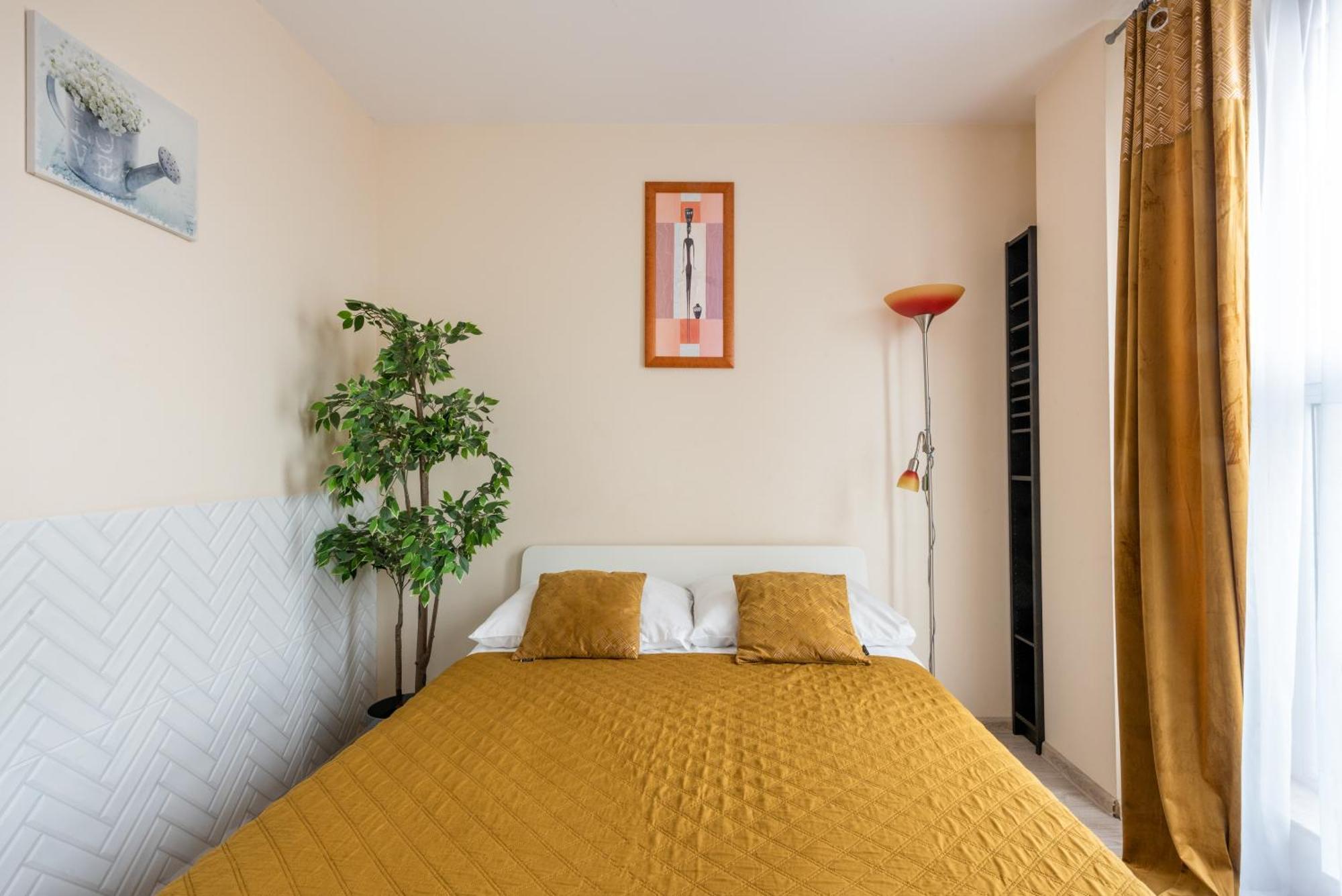 Cozy Modern Astoria Magic Orange Old Town *
