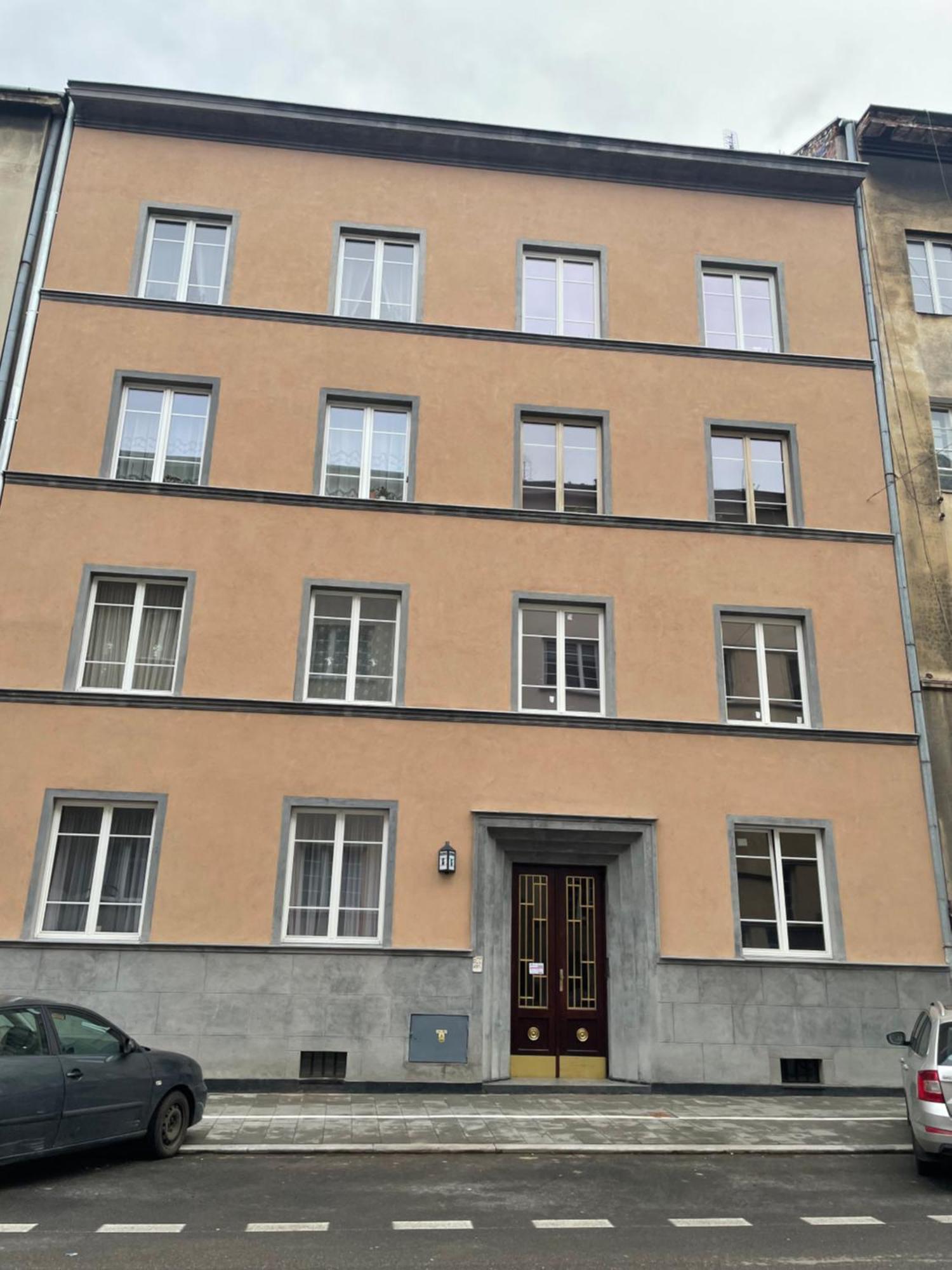Rzeszowska Apt 01 *