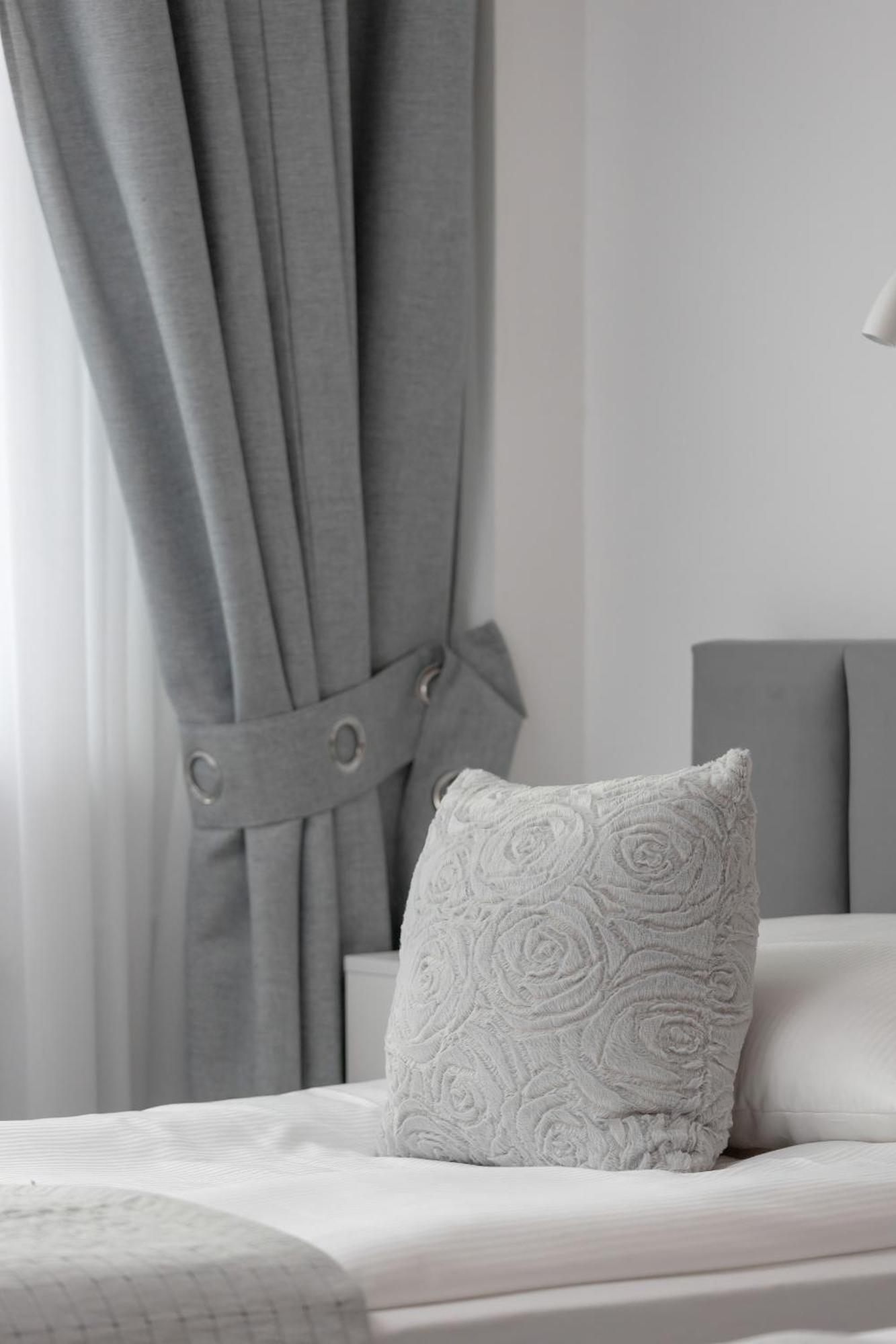 Apartment Comfortable With Balcony In By Rent Like
