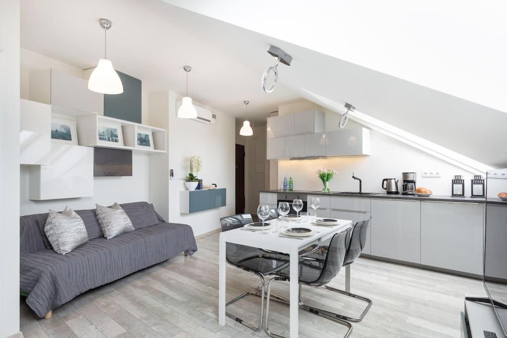 Modern & New Place Next To Wawel Castle & Vistula Apartment *