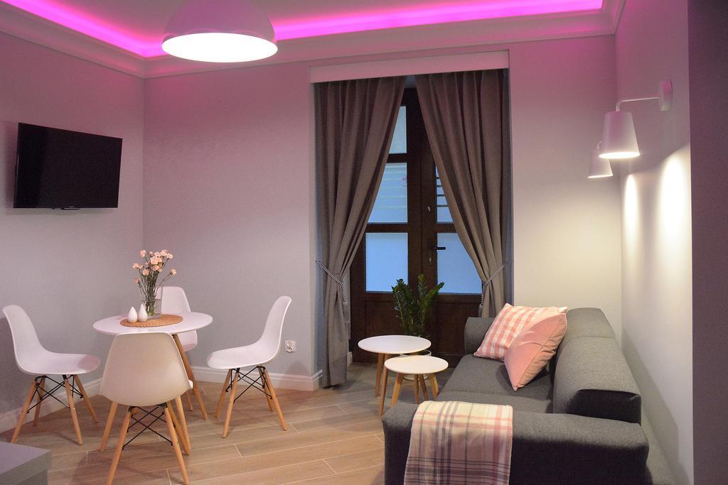 Toop - Near Market Square Apartment