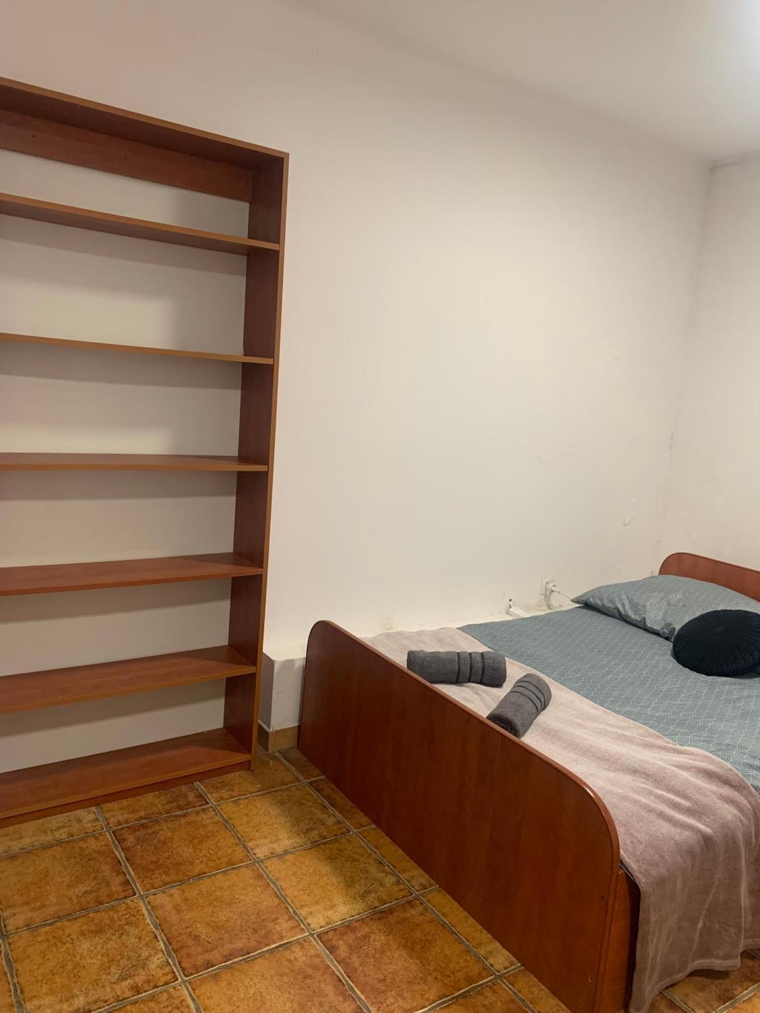 And Affordable In Basement Homestay Krakow