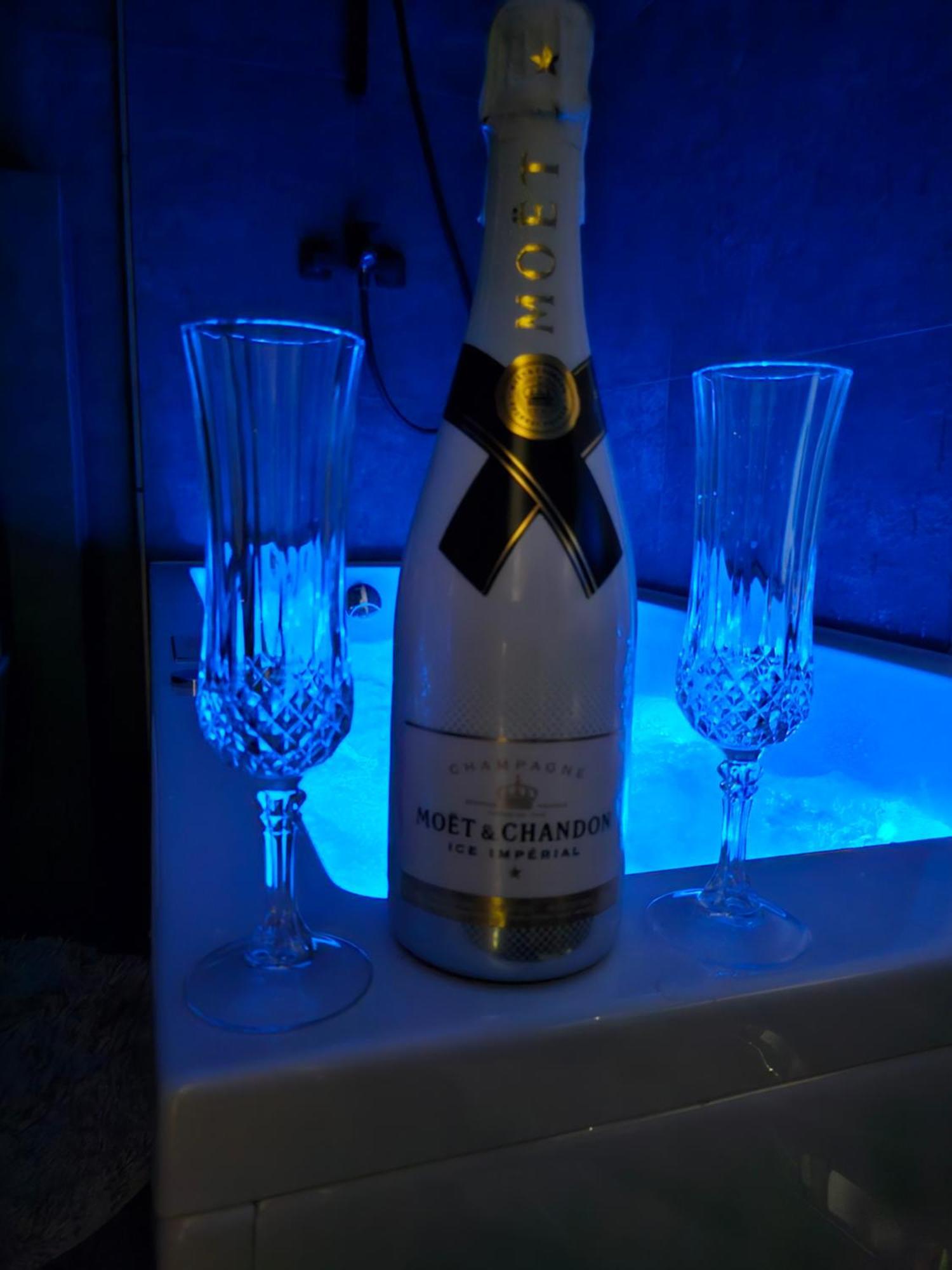 Luksusowy 60 M Z Jacuzzi Oraz Z Ogrodkiem Na Dachu Na Wylacznosc ! *