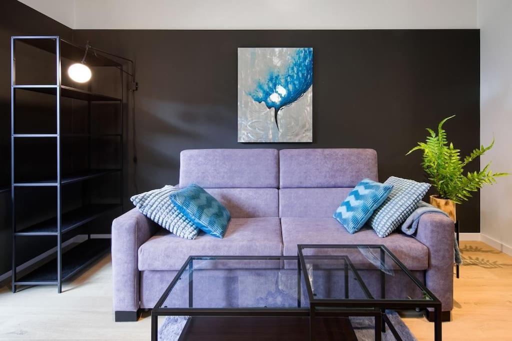 Modern Next To Train Station Apartment Krakau