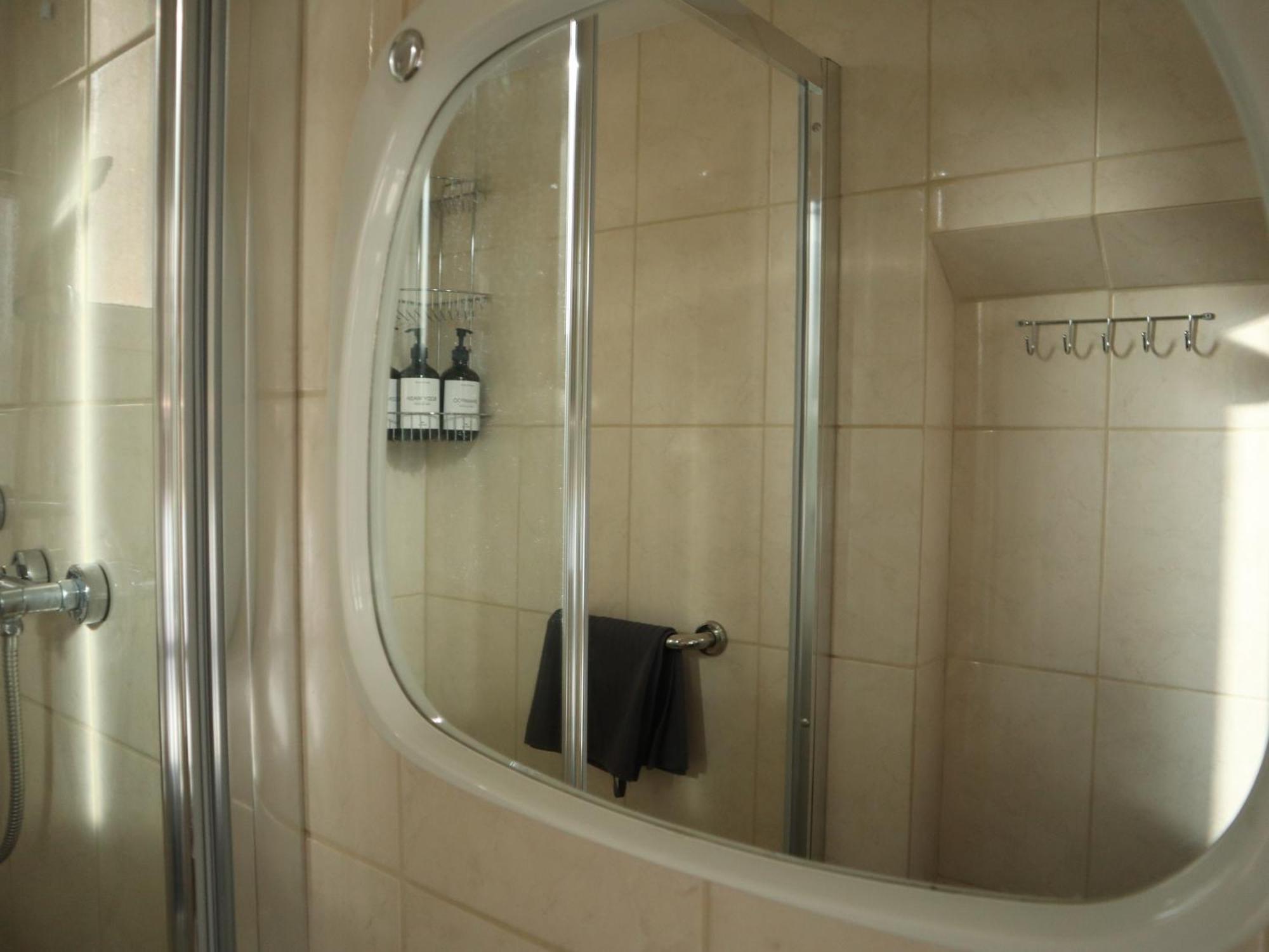 555 Flat - 55 M² Mieszkanie, 5 Min - Dworzec Glowny Apartment Krakow