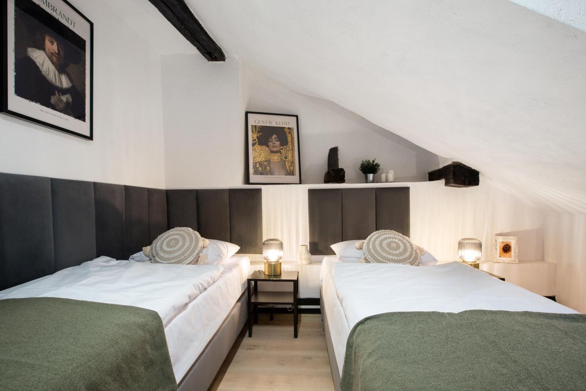 Appartement Jozefa 12 *