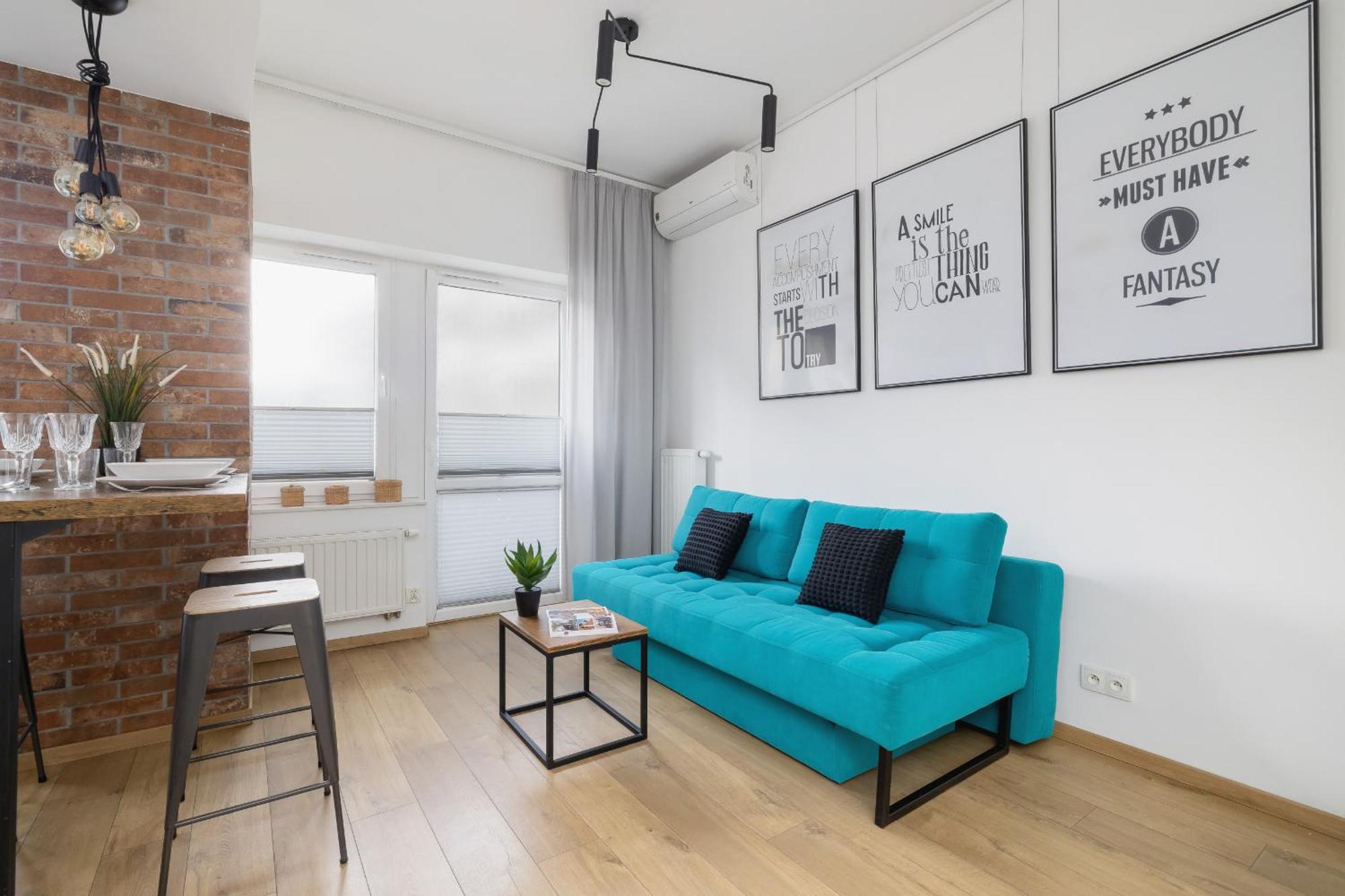 Apartment Turquoise Studio With Balcony & Air Conditioning By Renters Krakow