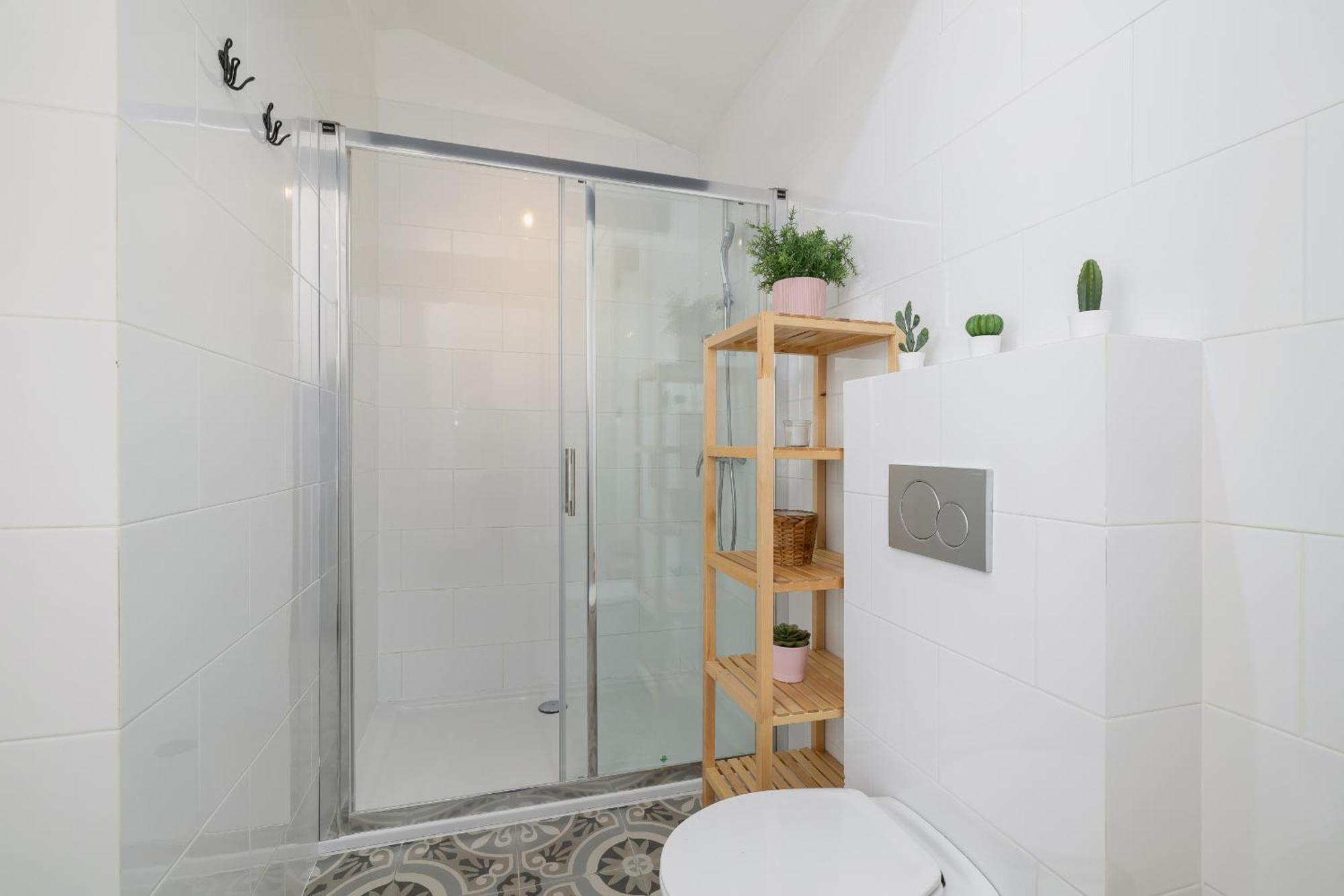 With 2 Bedrooms And Desks In The Center Of Cracow By Renters *