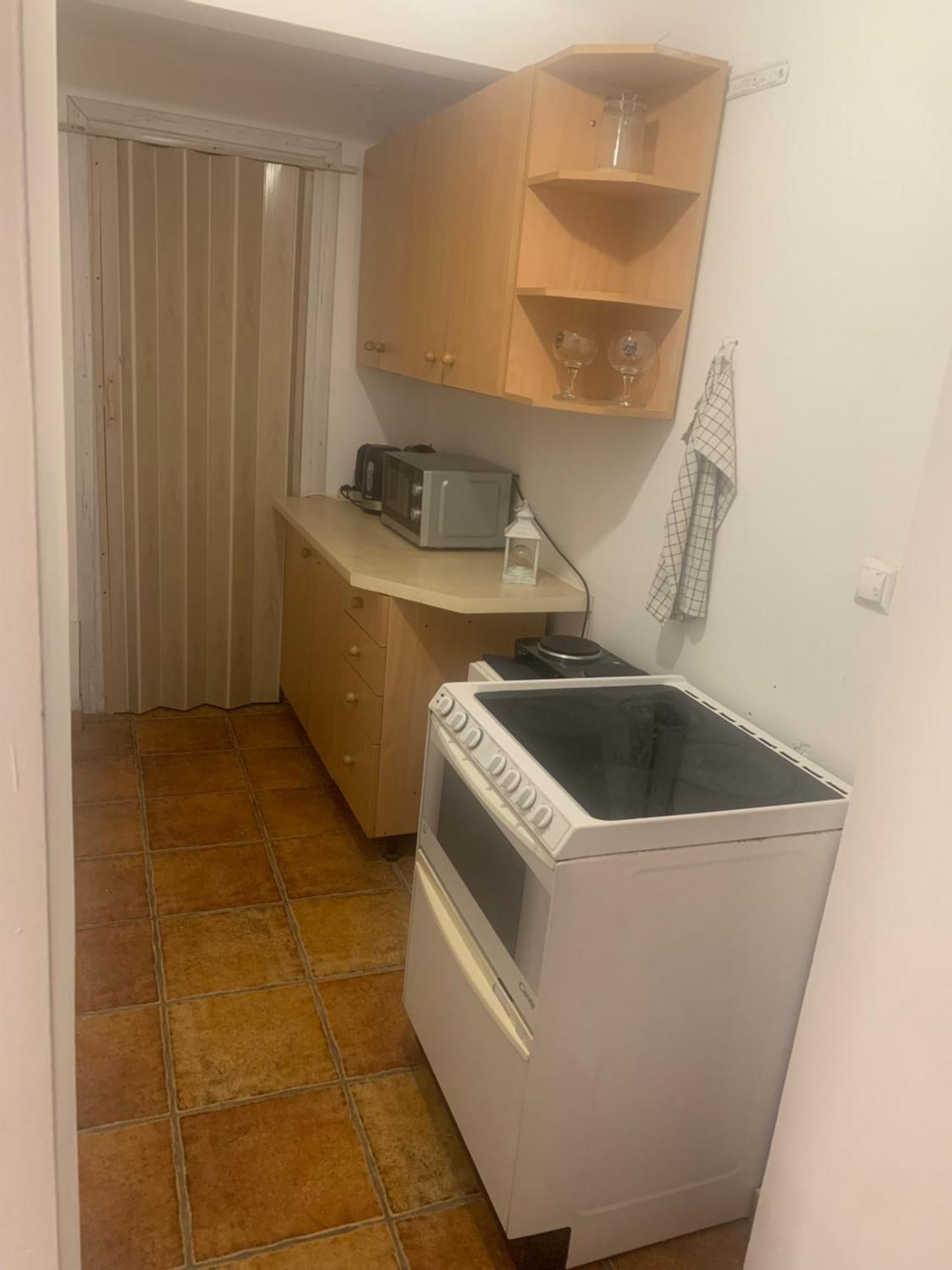And Affordable In Basement Homestay Krakow