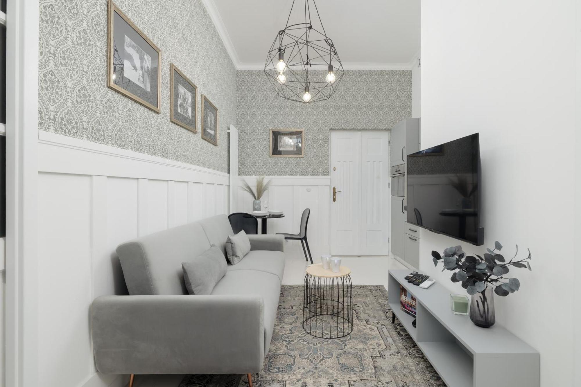 Dietla One Bedroom With Air Conditioning & Balcony By Renters * Krakow