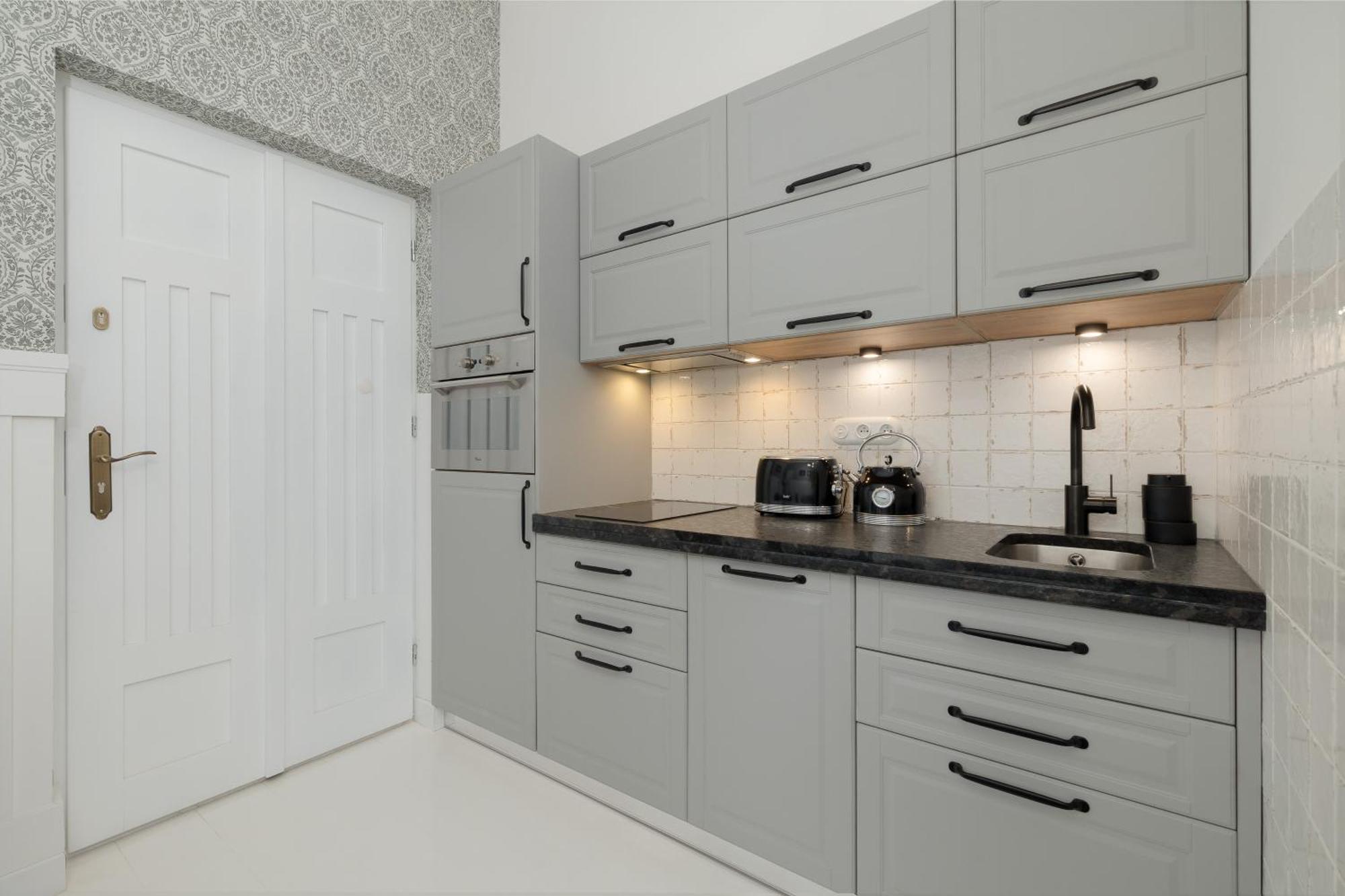 Dietla One Bedroom With Air Conditioning & Balcony By Renters Apartment