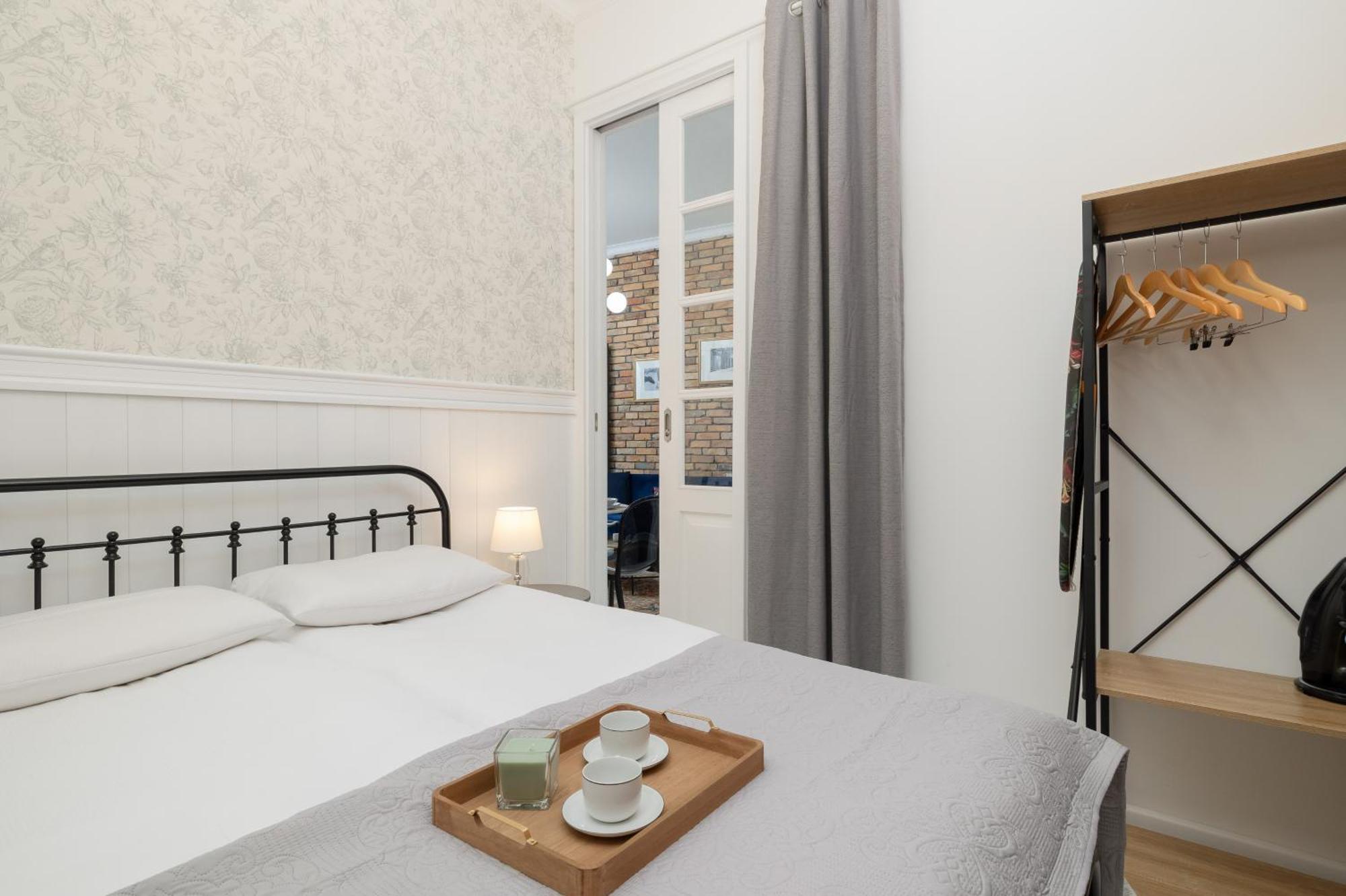 Apartment Dietla One Bedroom With Air Conditioning & Balcony By Renters Krakow