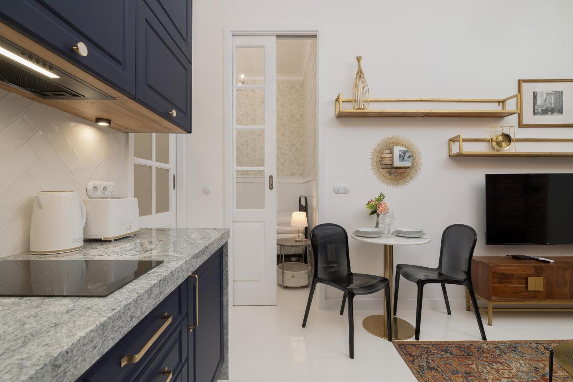 Dietla One Bedroom With Air Conditioning & Balcony By Renters Apartment