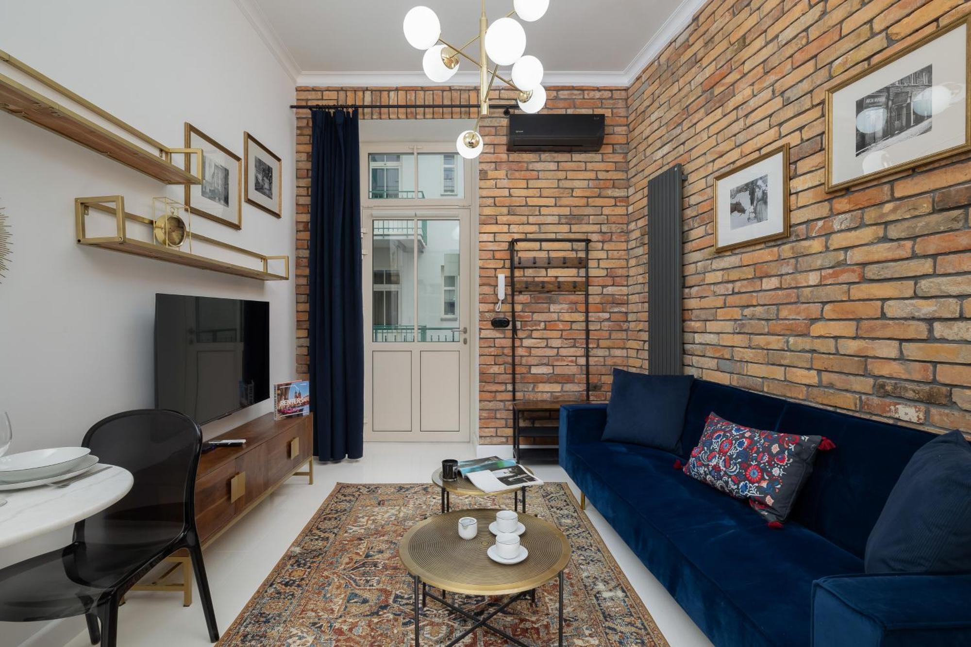 Dietla One Bedroom With Air Conditioning & Balcony By Renters