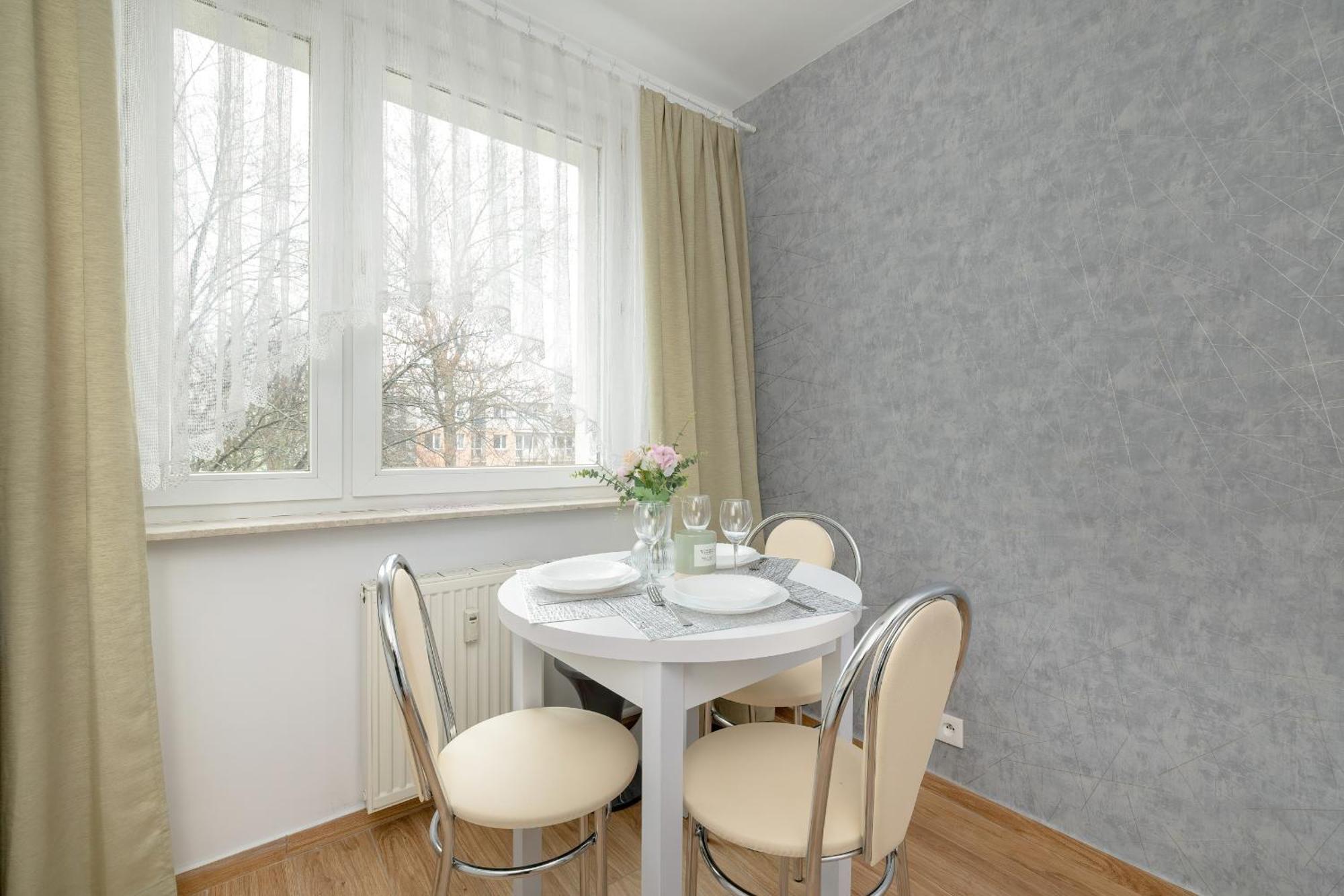 Apartment Comfortable With Balcony In By Rent Like